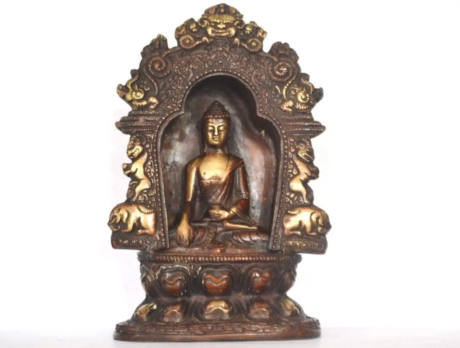 Meditating Buddha in Shrine Sculpture For Décor