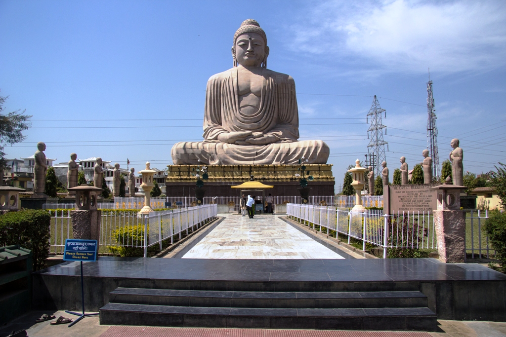 Buddha Statues Postures and its meaning